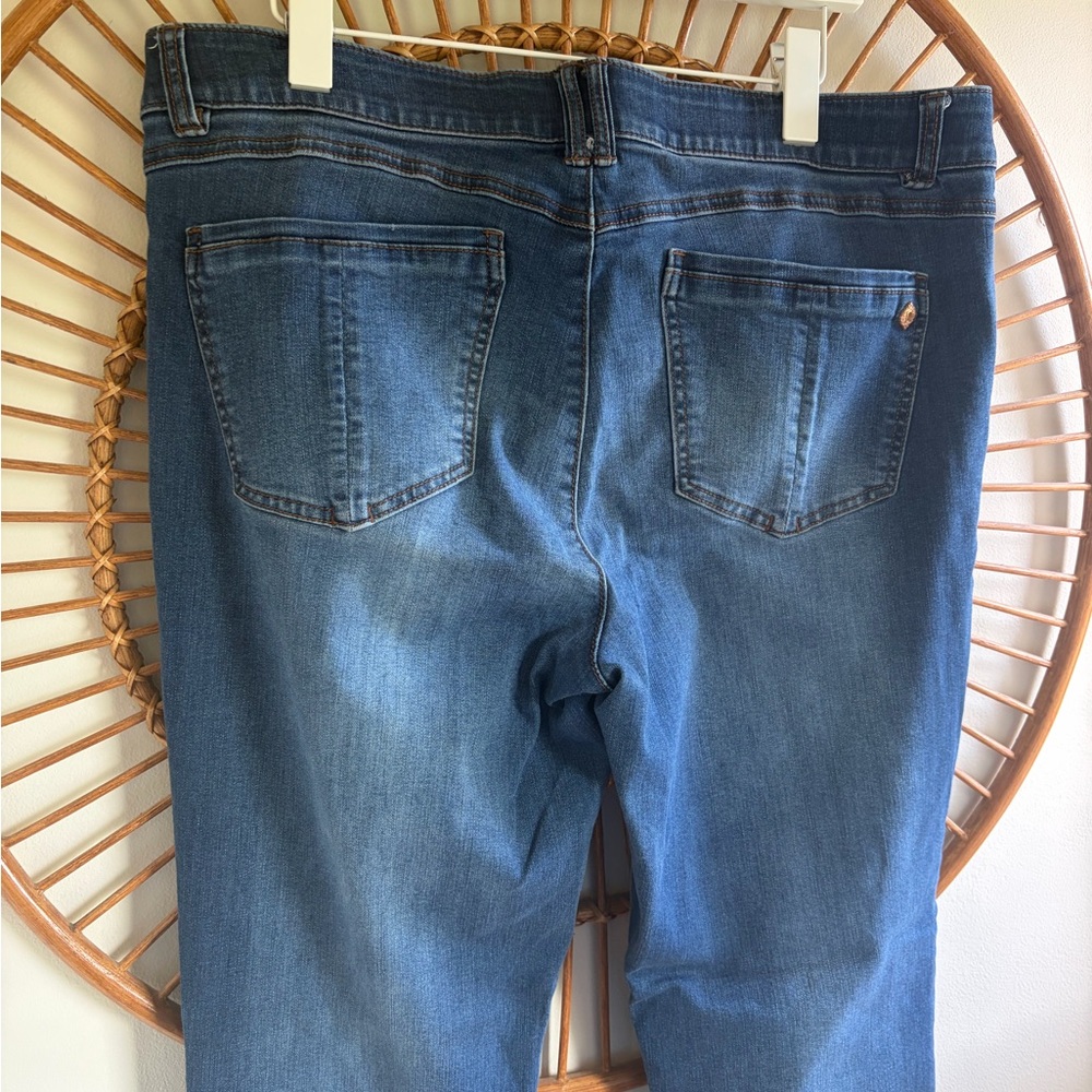 Democracy Women’s Bootcut Jeans - Picture 6 of 6